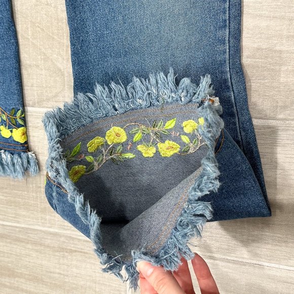 YAGI U.S.A. Vintage Mid-Rise Floral Embroidered Fringe Hem Flare Jeans Y2K Sz 7 - Picture 9 of 16